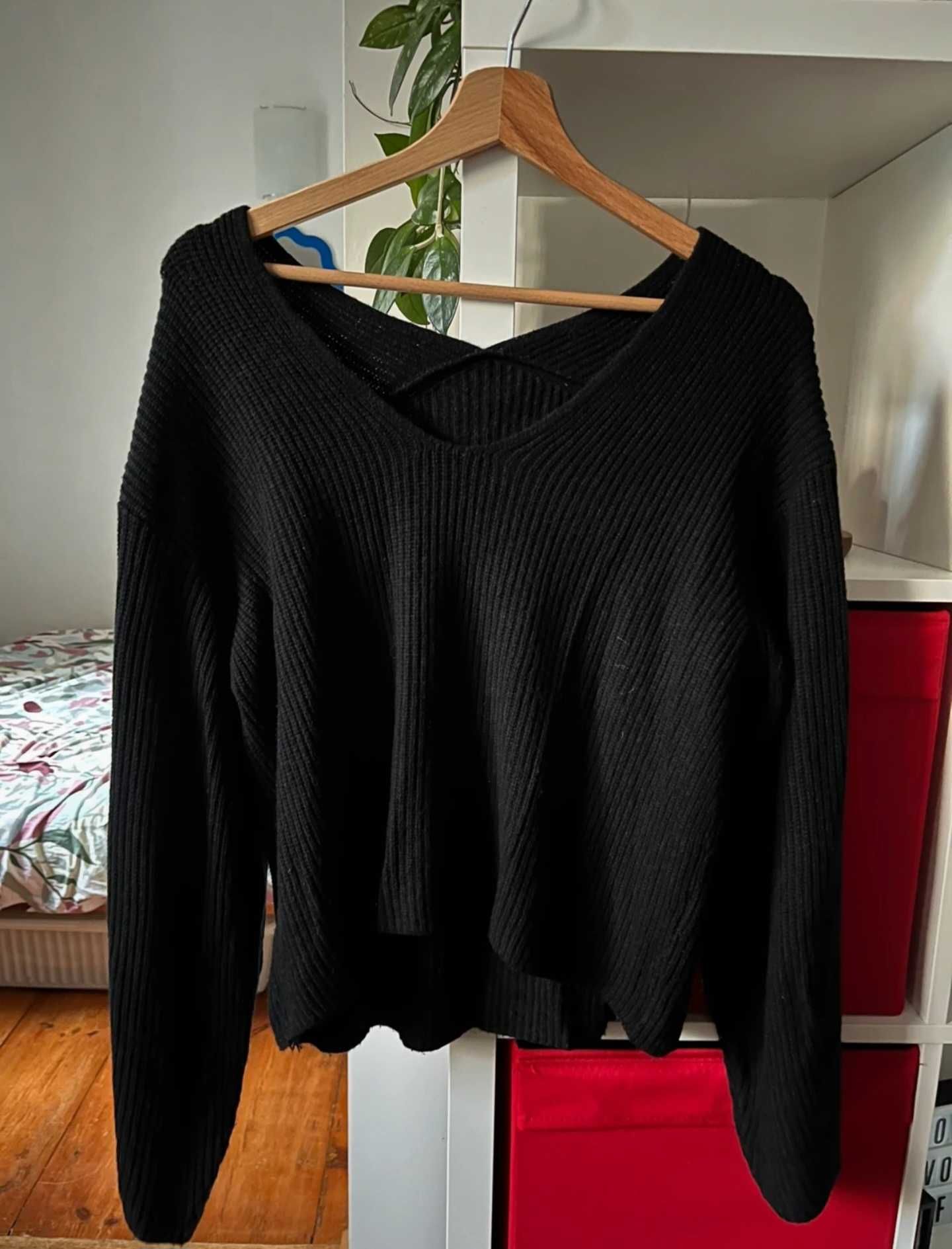 Sweter z dekoltem w serek oversize Pull&Bear