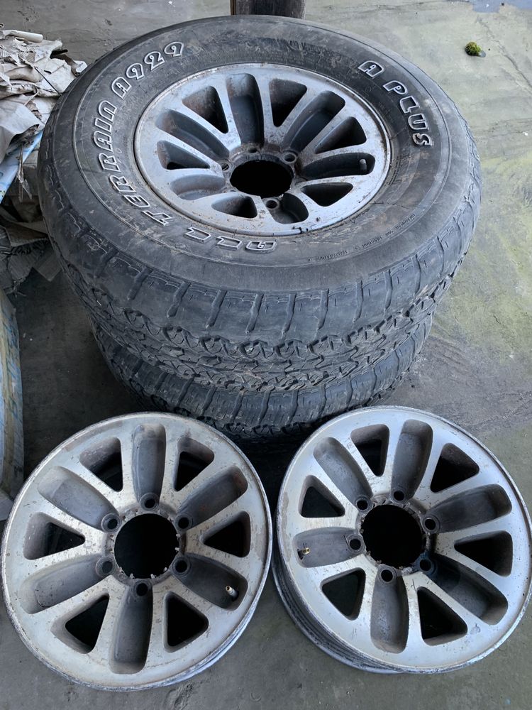 Jantes 15” Pajero com 2 pneus 265/70r15