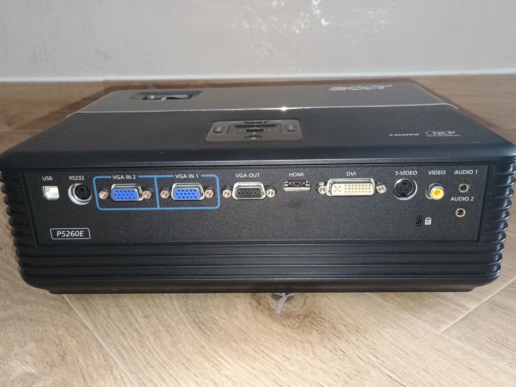 Projektor Acer P5260E