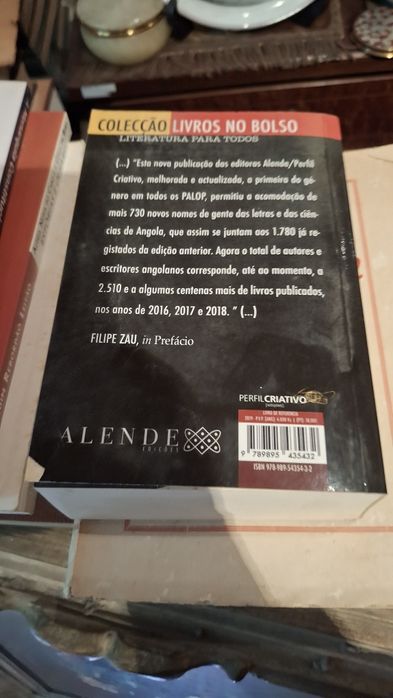 Autores e Escritores de Angola 1642-18 África