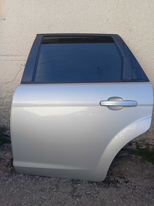 Ford Focus mk2 lift drzwi lewy tył kombi kod 0,3