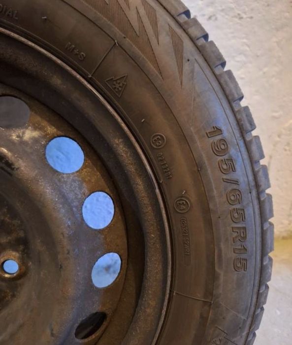 Opony zimowe z felgami 195/65/r15