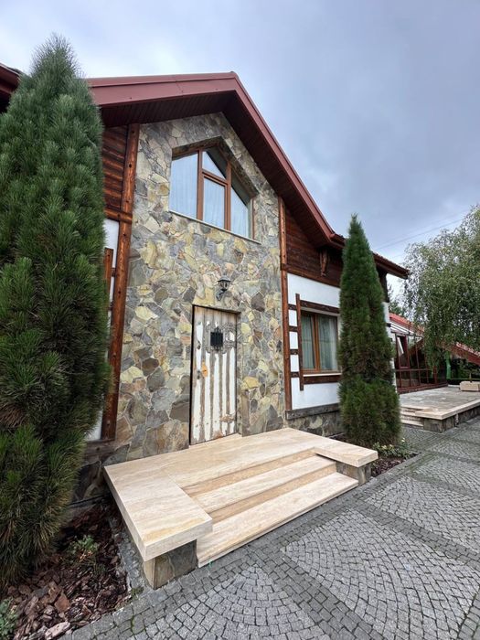 Елітний будинок з басейном , сауною , спортзалом біля Міського Озера