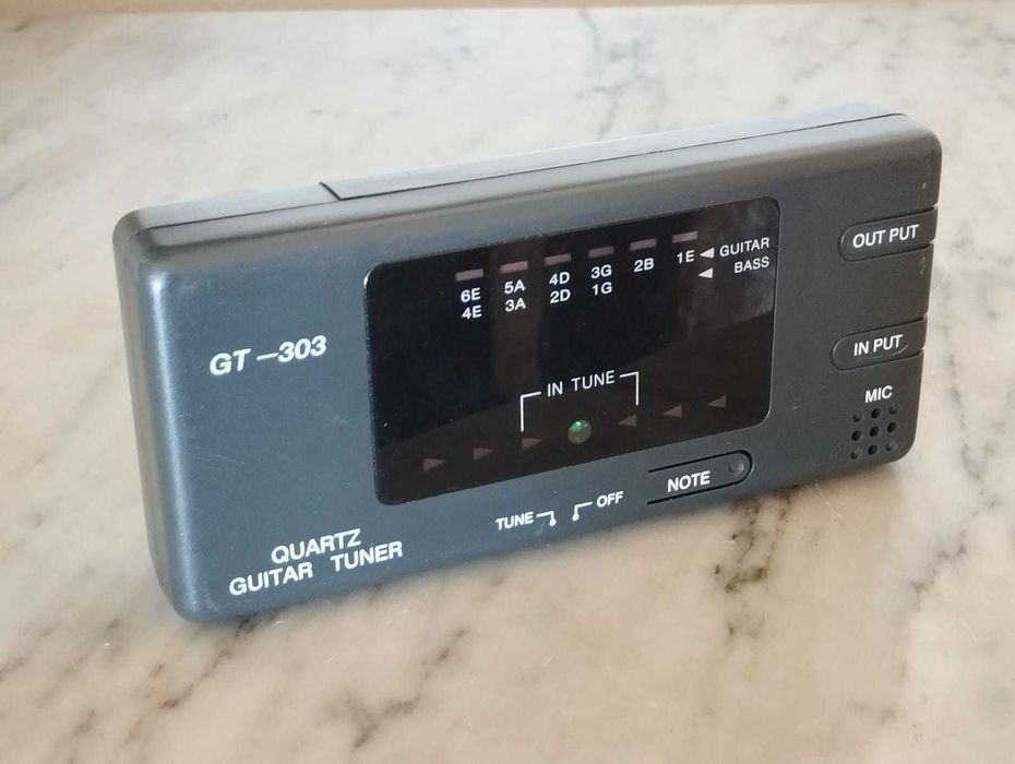 Afinador de Guitarra GT-303