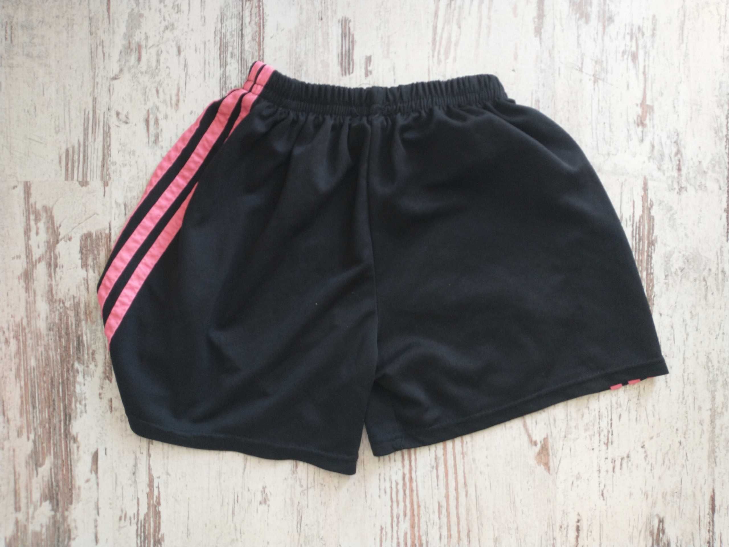 Manchester United Adidas spodenki 152 cm