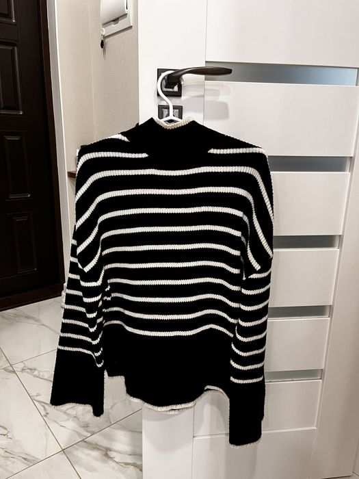 Свитер CHER17.