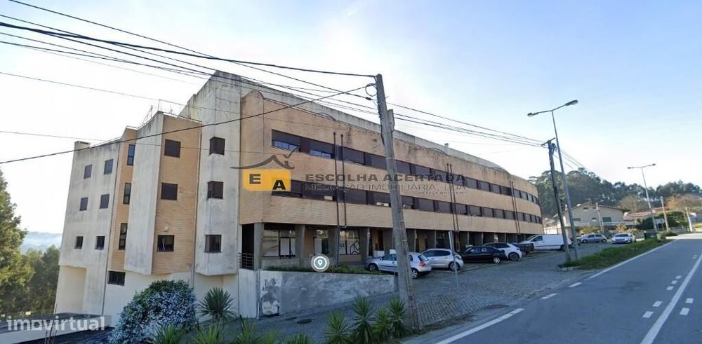 Aparcamento em Marco de Canavezes