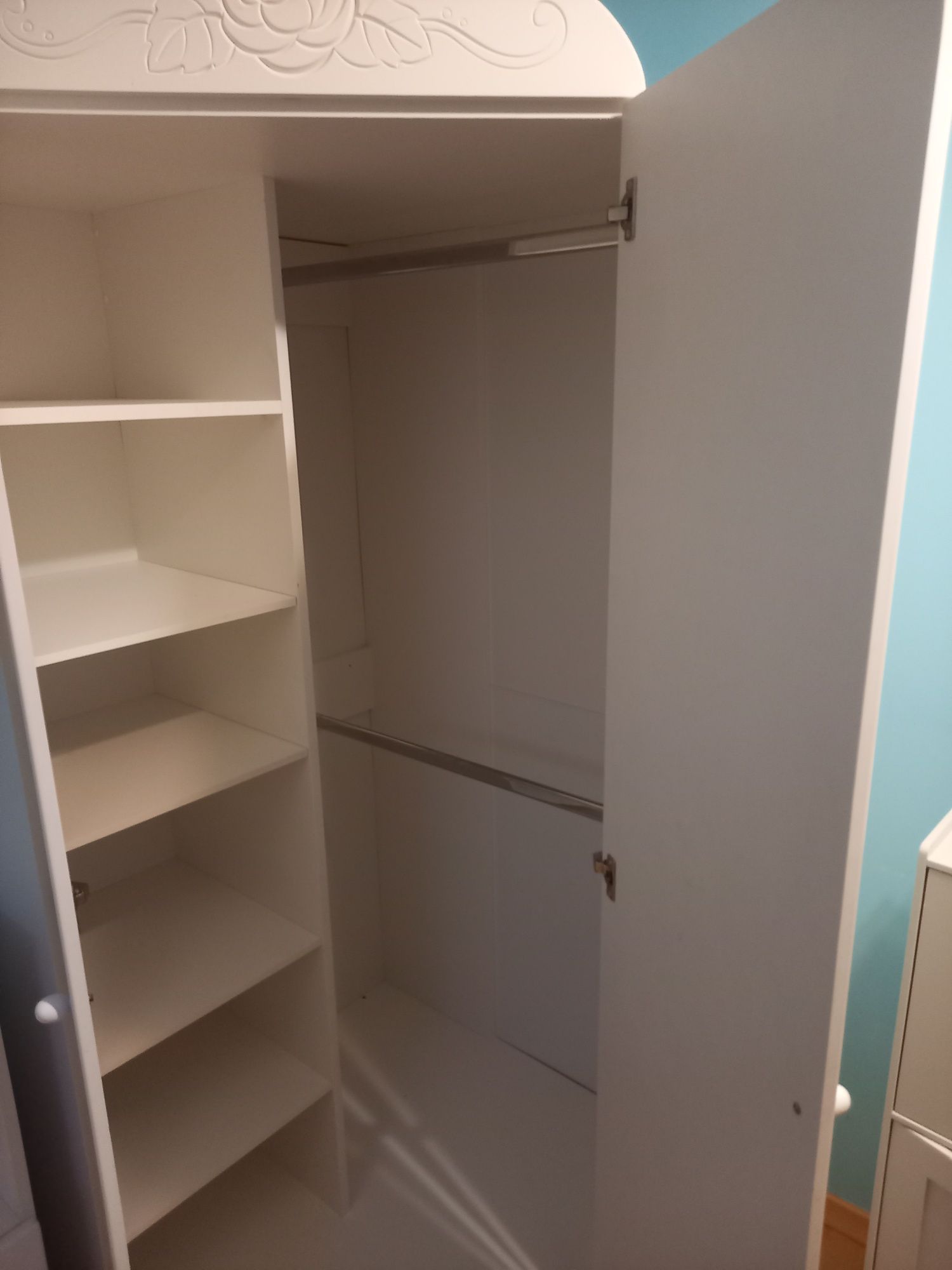 Szafa narożna Meblik bianco fiori, Super stan, inne meble z kolekcji