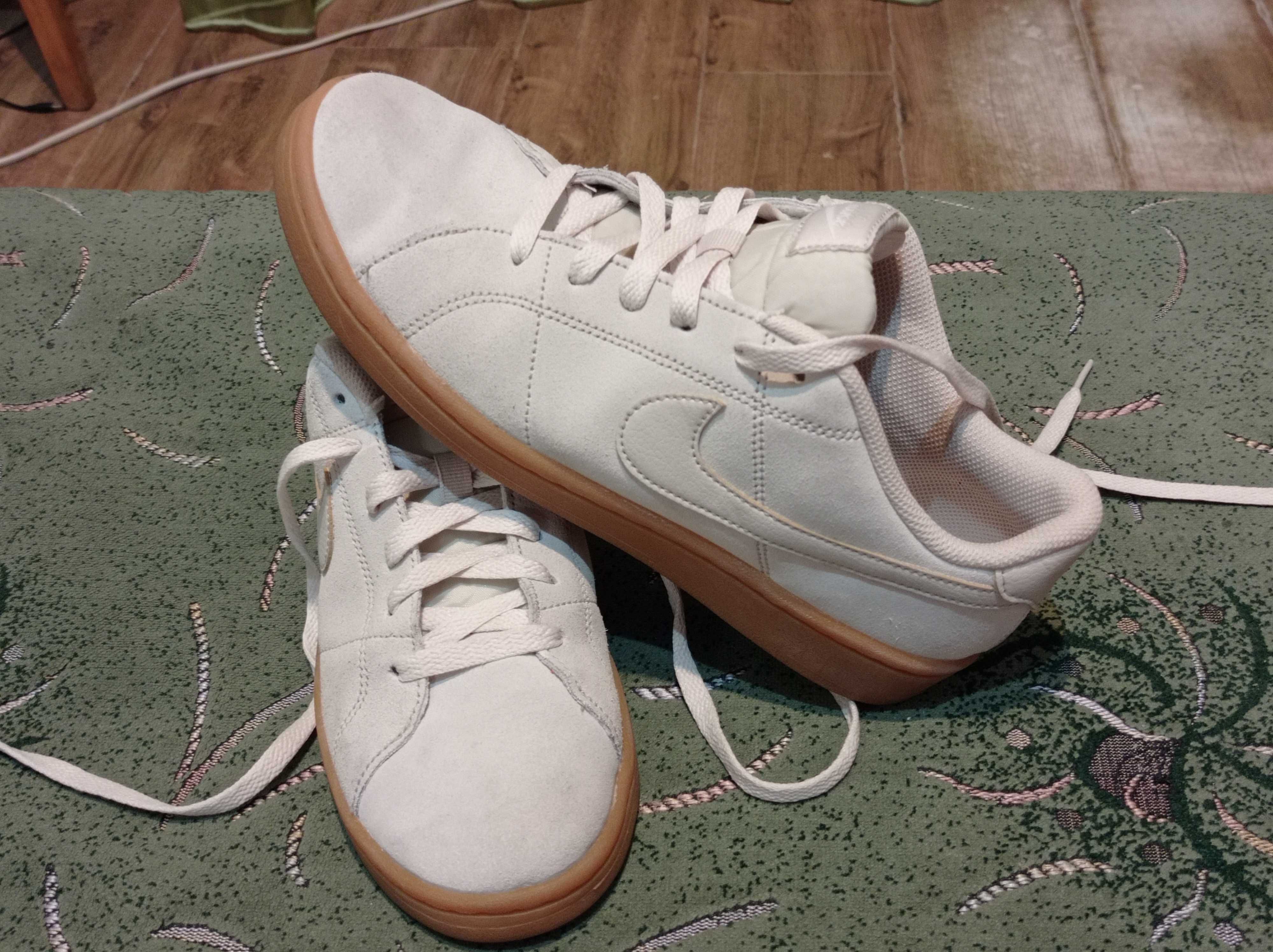Кроссовки /кеды кожаные Nike оригинал размер-39  стелька-25см