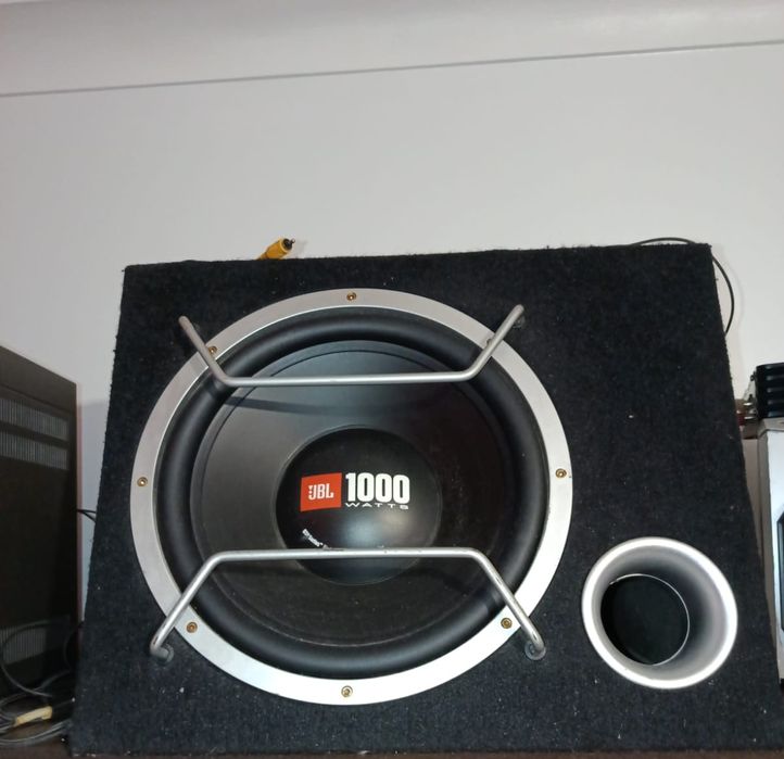 Amplificador e Subwoofer