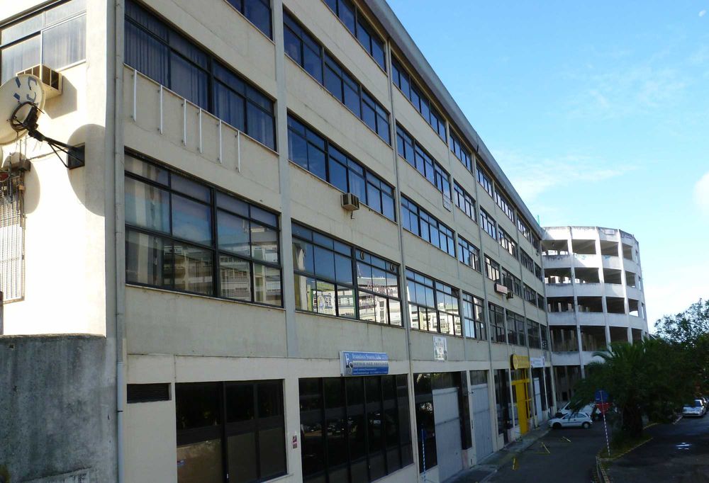 GARAGEM em Carnaxide.