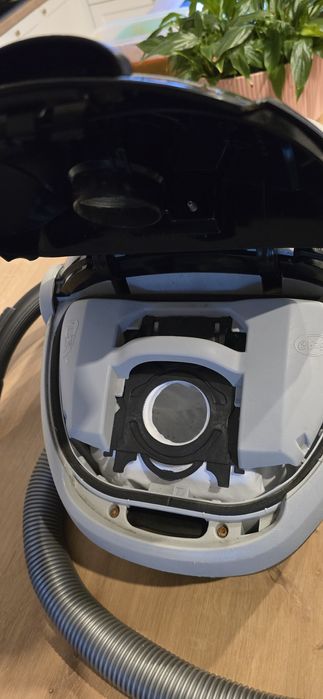 Bardzo mocny odkurzacz workowy ELECTROLUX Classic Silence o mocy 2500W