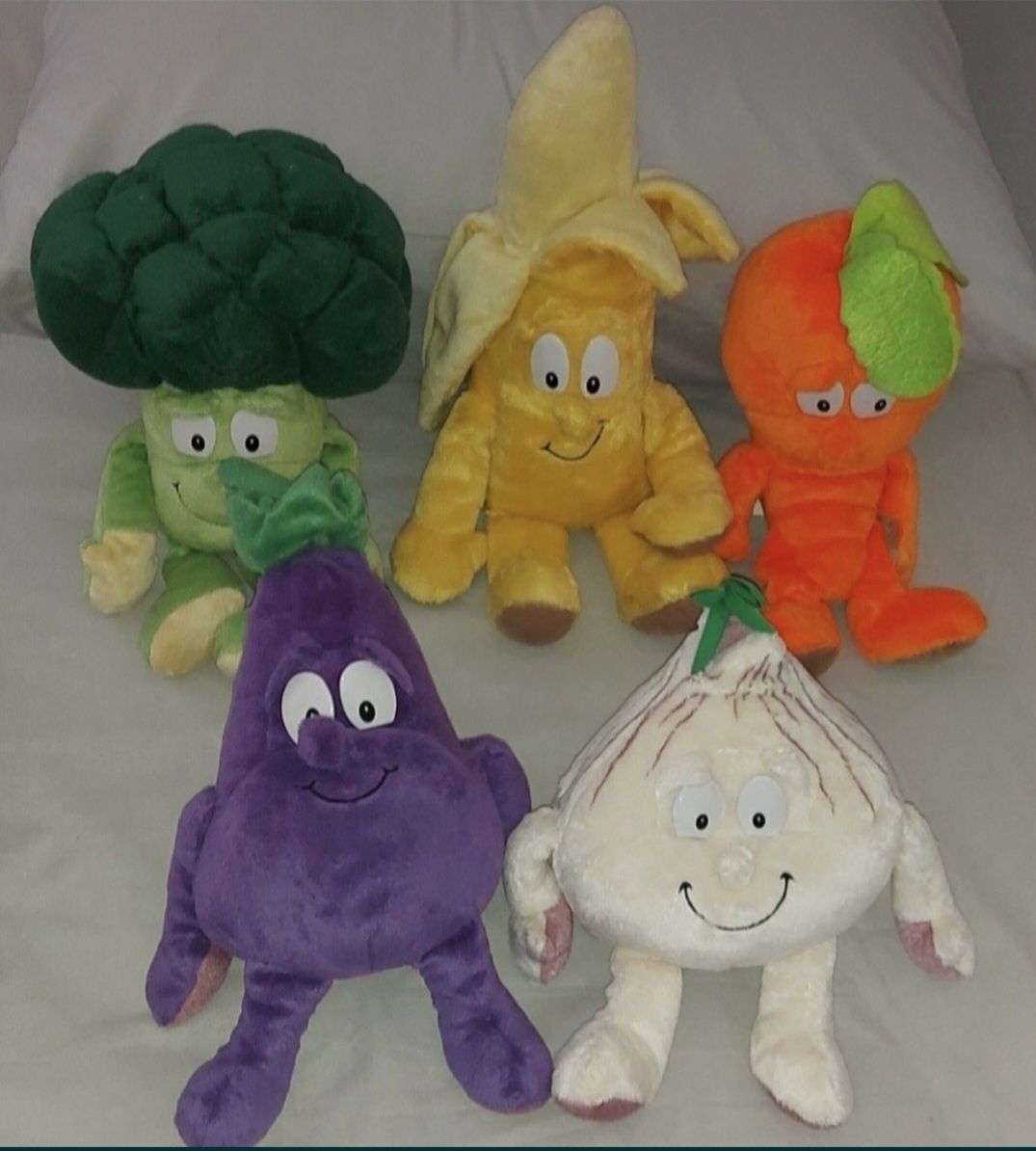 Peluches, televisão musical, caixa musical e/ou jogos musicais...