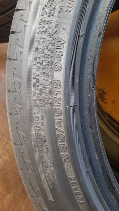 Продам резину BRIDGESTONE 235/45 R18