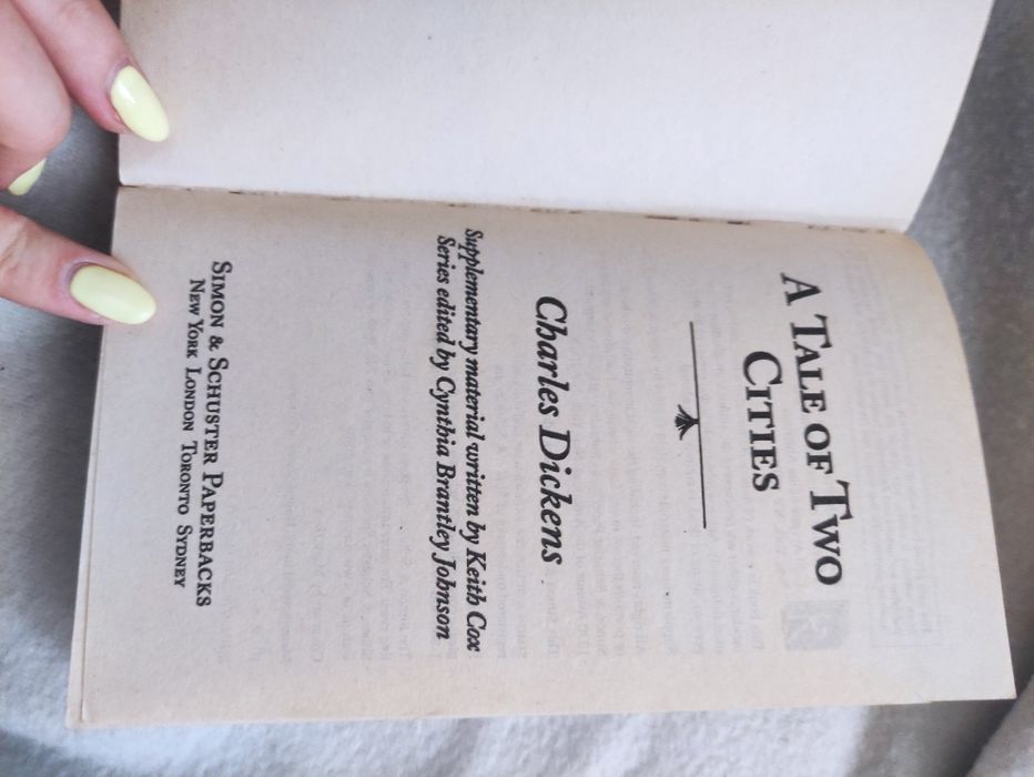 A tale of two cities, Charles Dickens