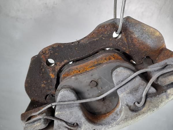 Pinça travão / maxila de travão frente direita MAZDA 3 (BK)