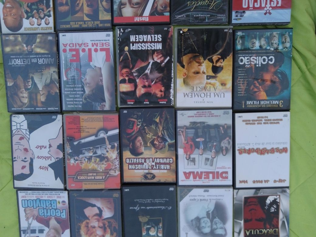 30 DVDs incluindo A coisa mais doce