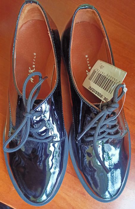 Туфли лаковые 37 размер, новые