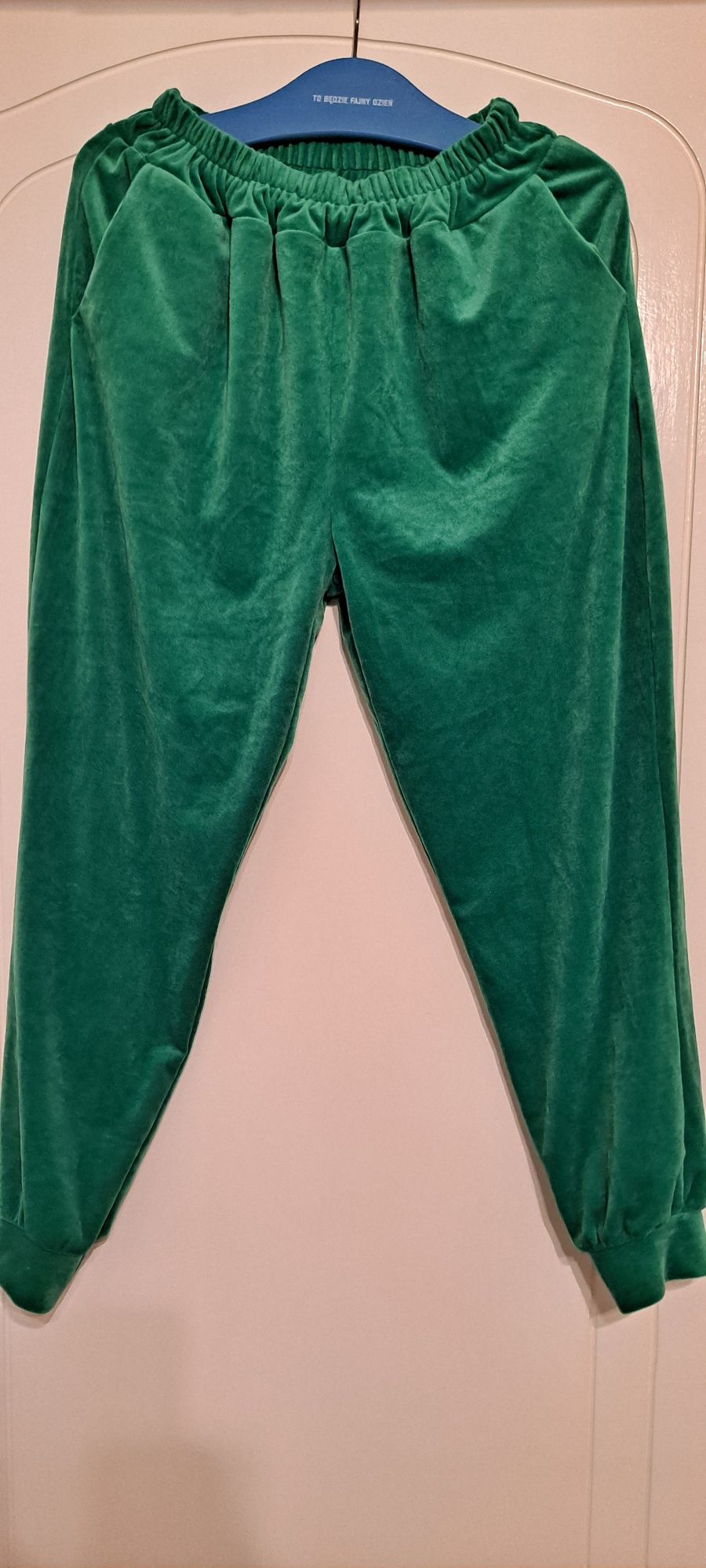 Dres welurowy zielony do 120 biodra