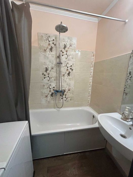 Трикімнатна квартира на вул. Нарвській