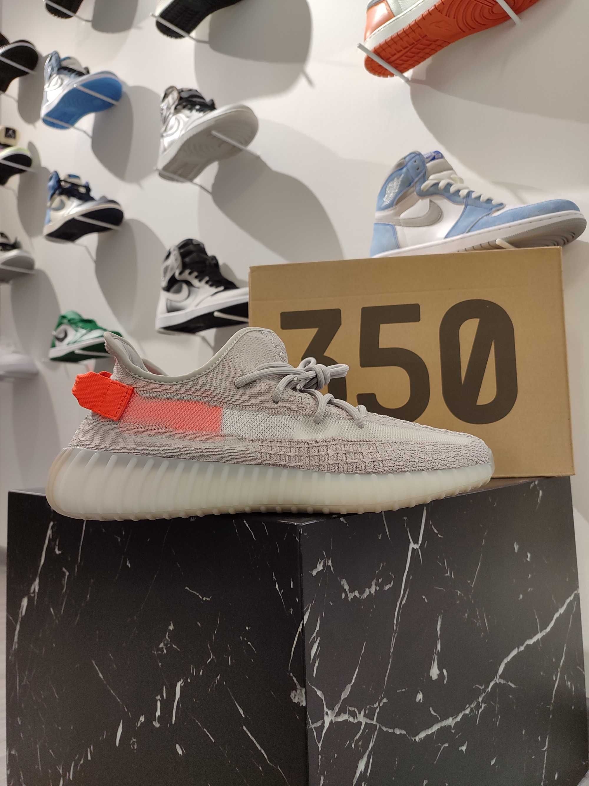 Кросівки YEEZY BOOST 350 V2 Tail Light