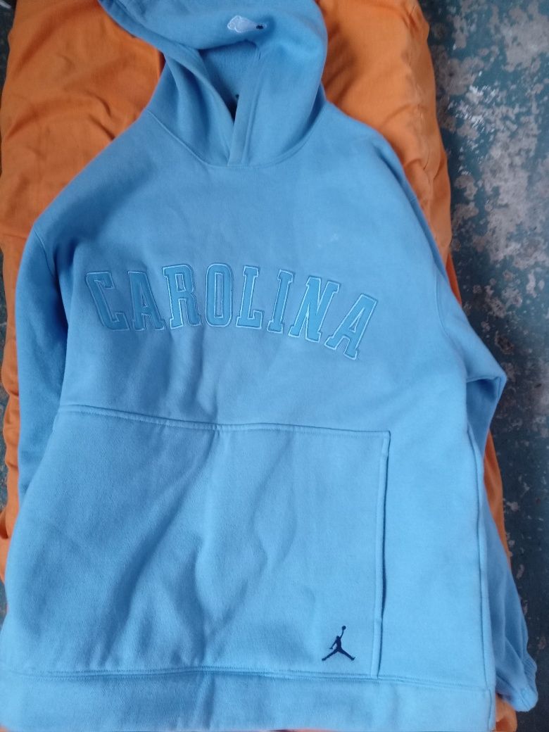 Tanio sprzedam lekko używane ciuchy z Kanady,wszystko na olx i allegro