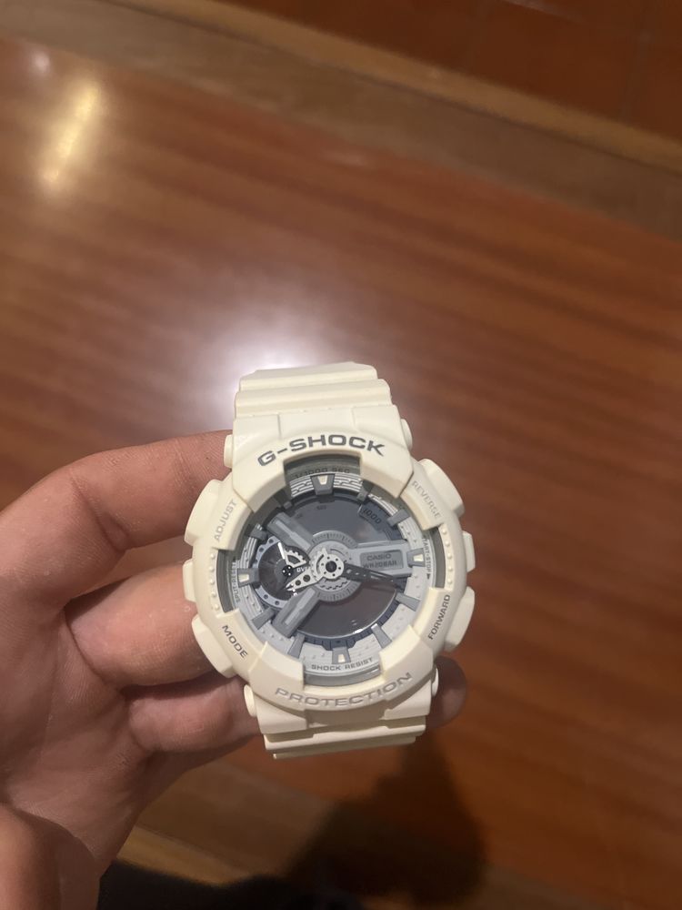 Relogio G-Shock GA 110c branco usado