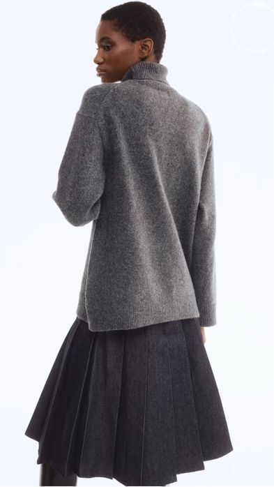 Вільний светр з високим коміром Н&М