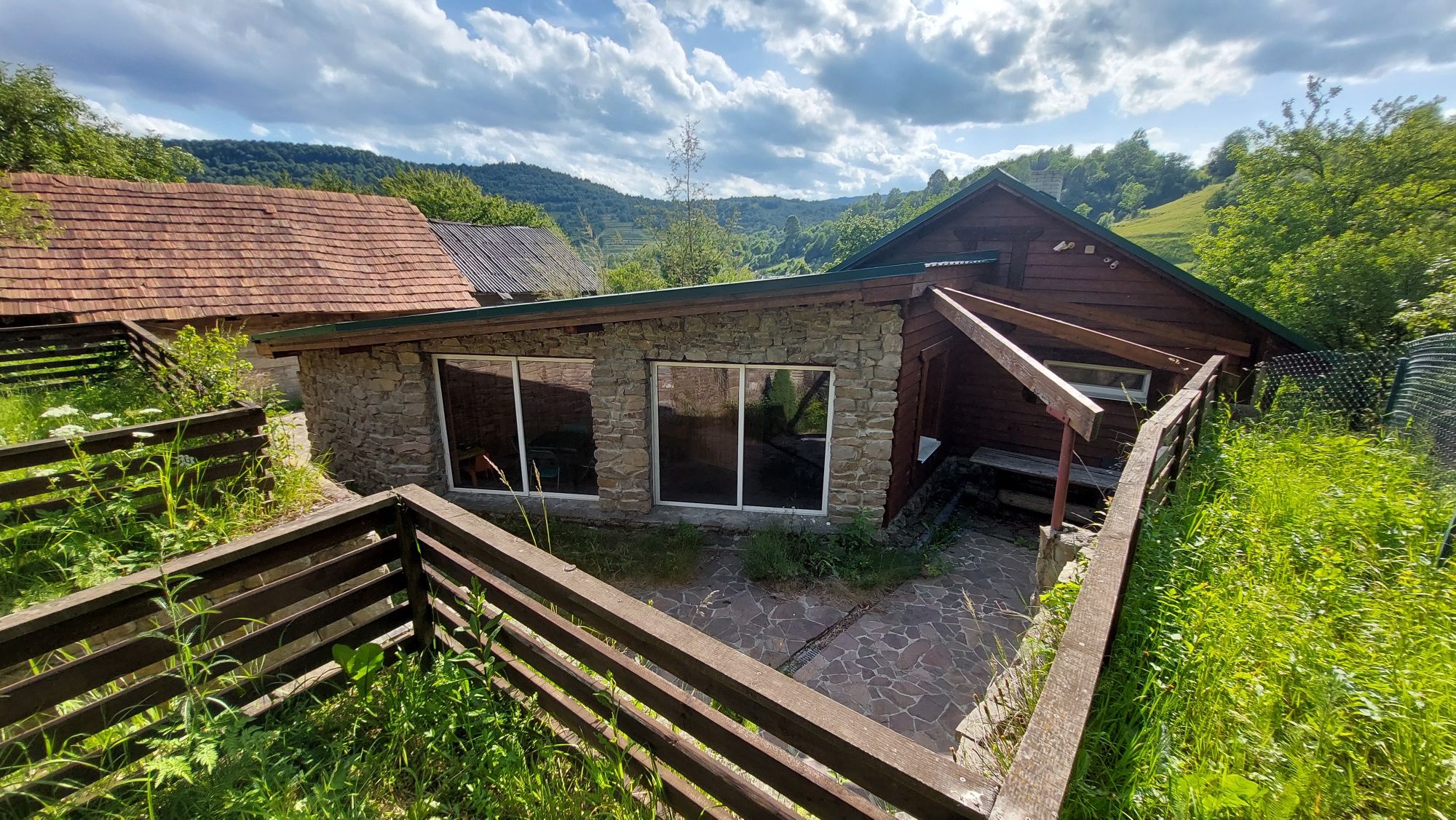 Без комісії,  Будинок 78 кв. м. в Карпатах