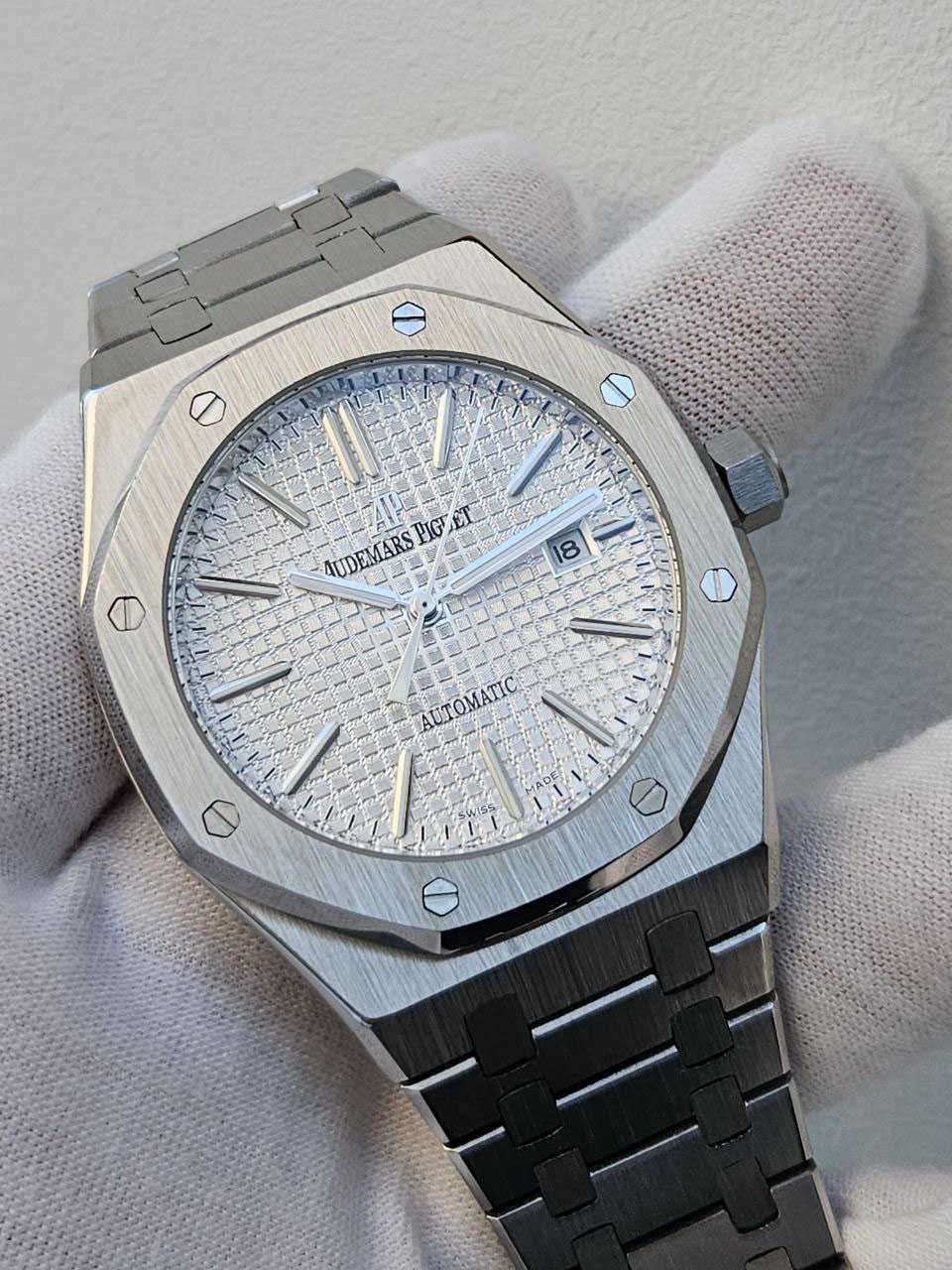 Швейцарские часы Audemars Piguet Royal Oak Silver White