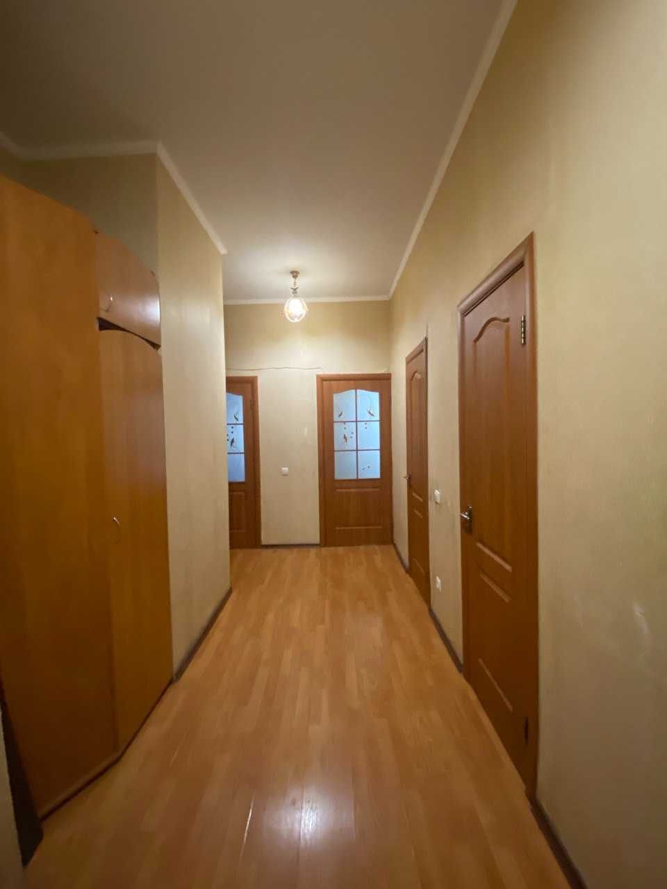 Продам 2-х комнатну квартиру на вул.Градинська 7 (ТРЦ "Район")