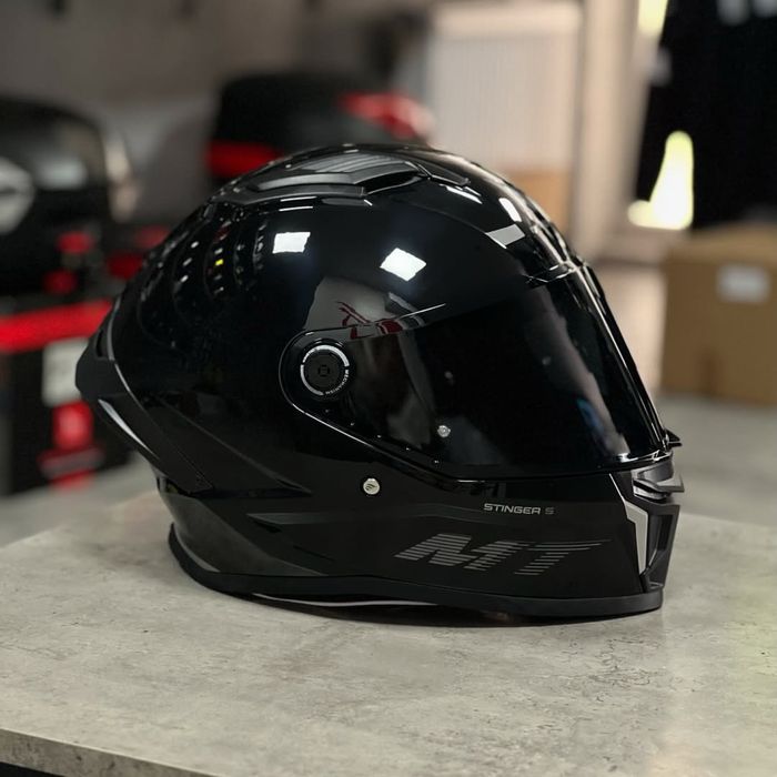 Мото шолом MT helmets stinger 2 шлем мт стінгер 2 чорний глянець black