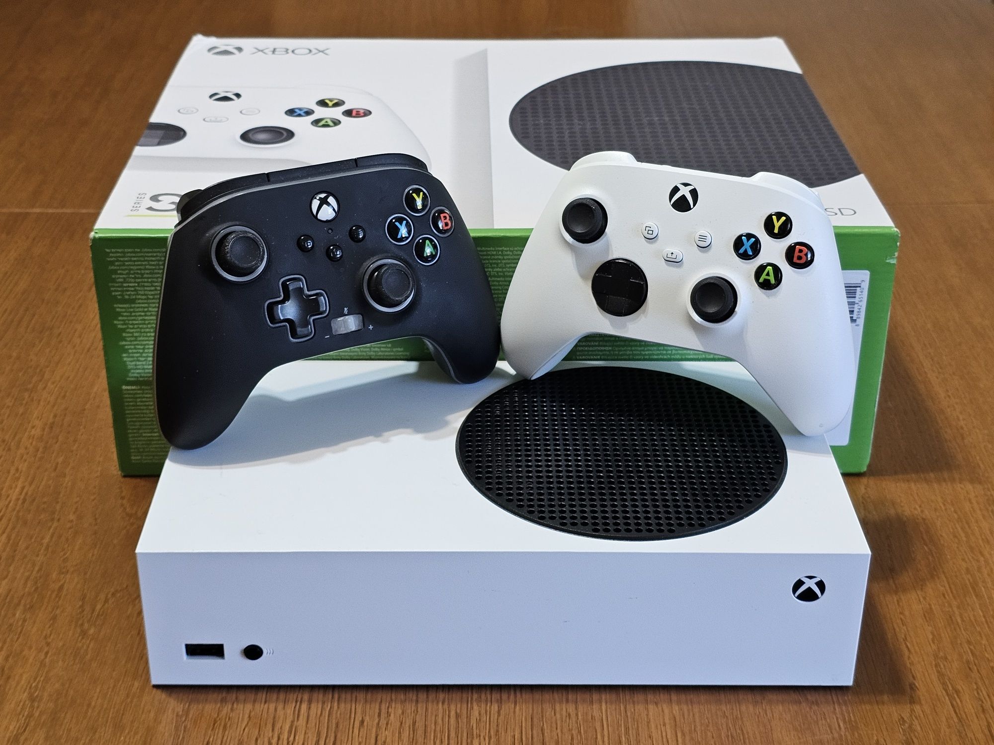 Xbox Series S + 2 Pady STAN IDEALNY - Okazja !