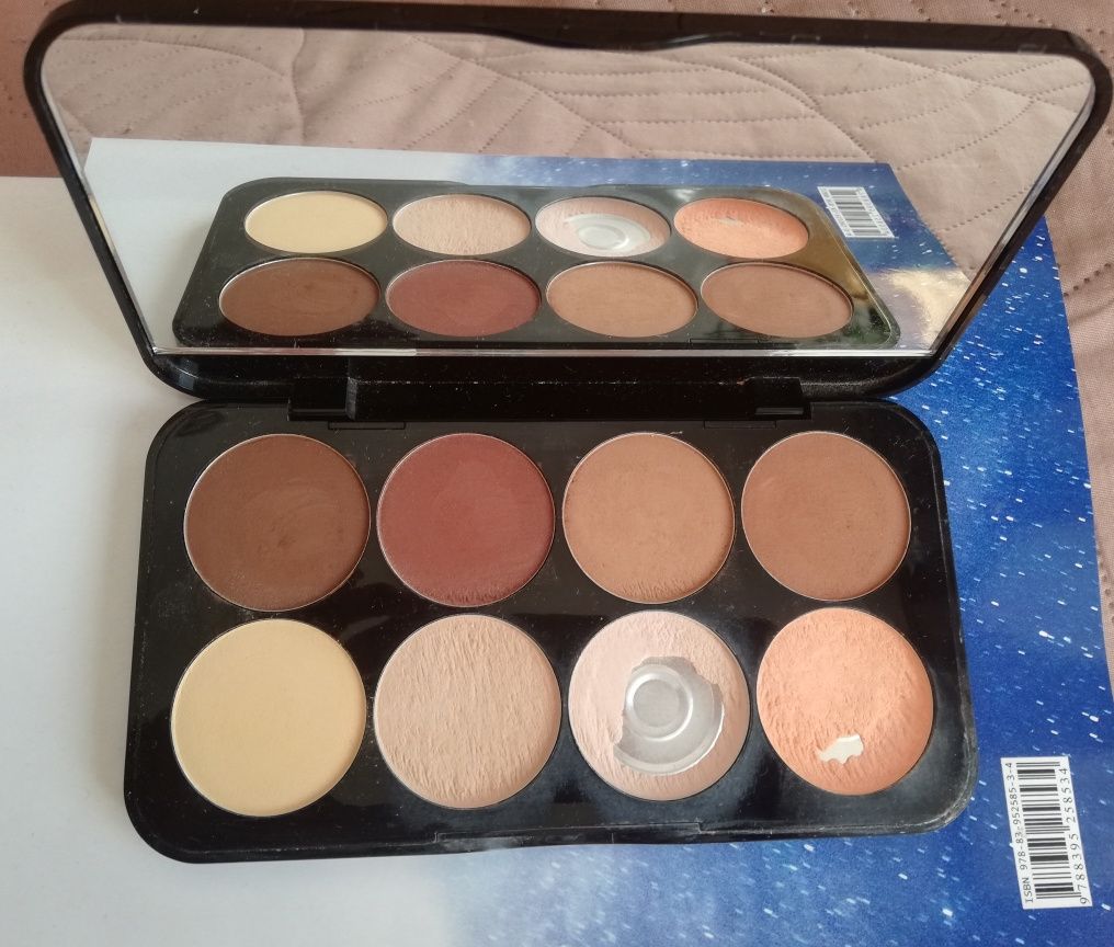 Douglas Palette paleta do konturowania z lusterkiem