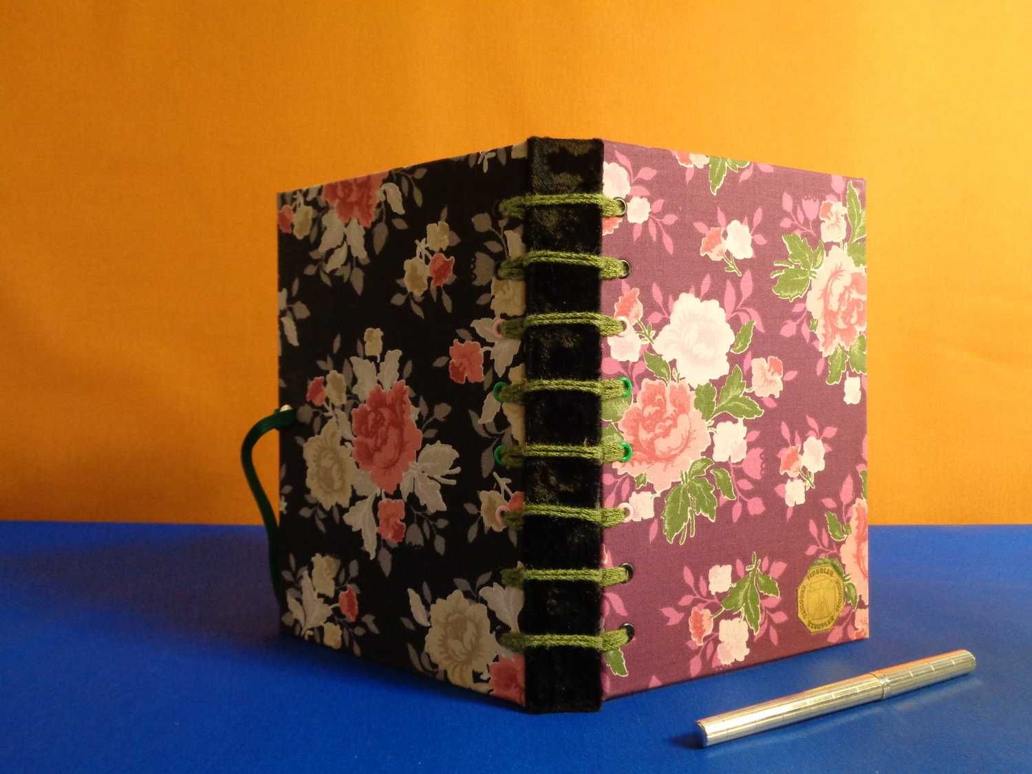 Caderno A5. Costura Belga-Secreta. Feito à mão, Prático e Original.