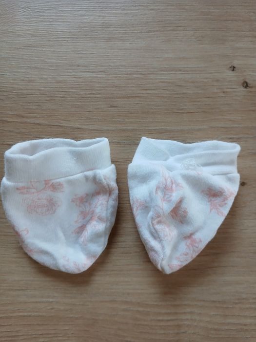 Niedrapki dla dziewczynki, białe, różowe, kwiatki