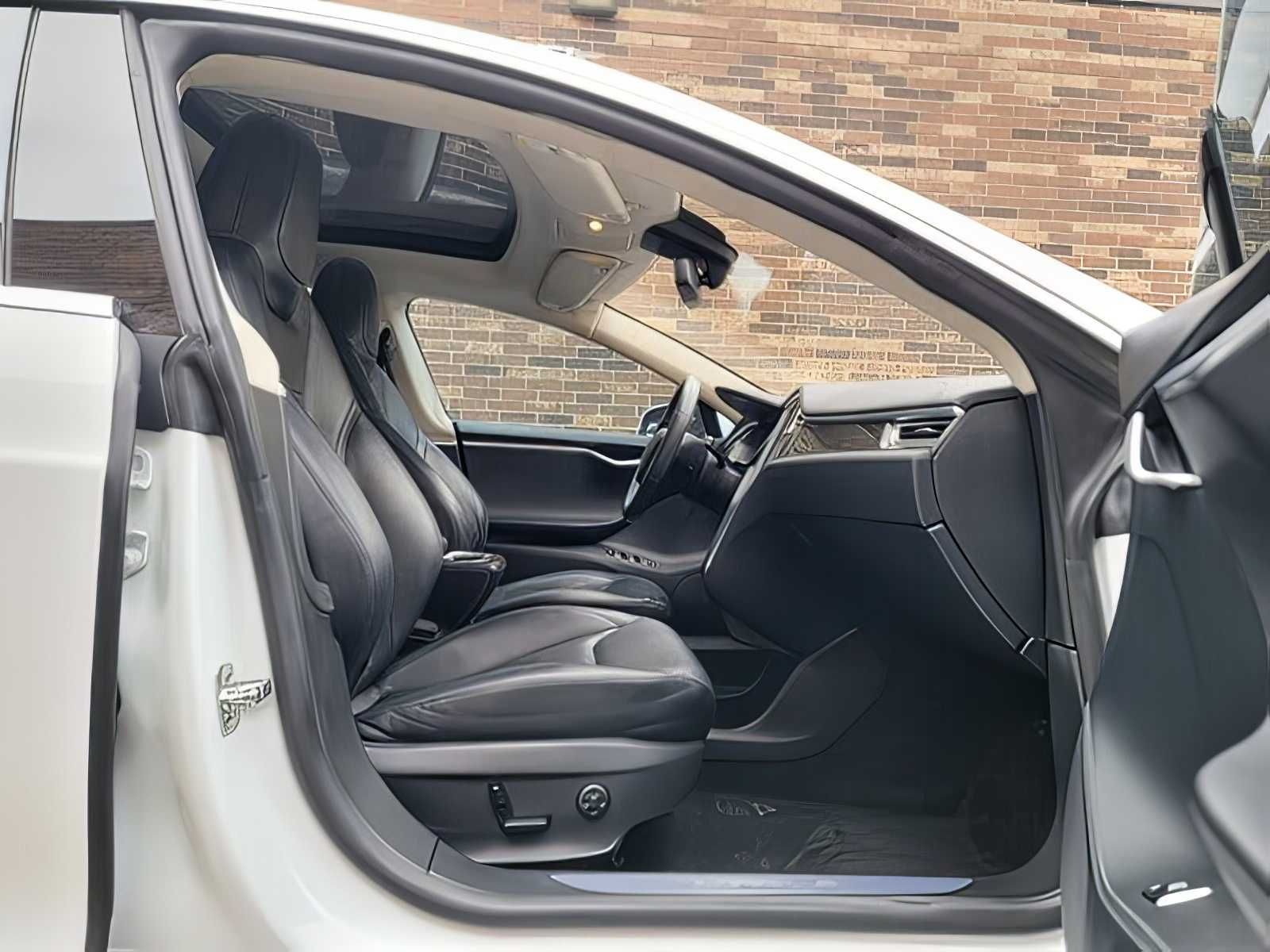 2015 Tesla Model S