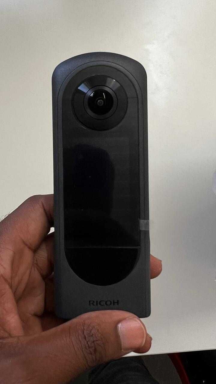 Câmara 360º Ricoh Theta X – Como Nova! | RAW | 5.7K