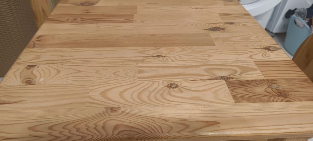 Stolik i krzesełka dla dzieci