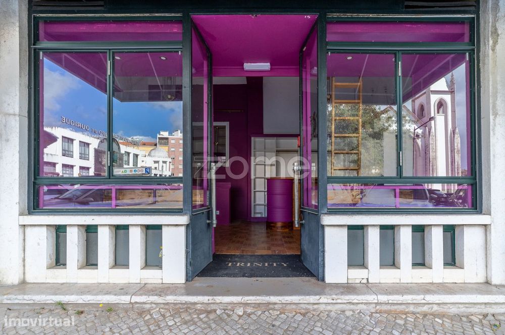 Loja para arrendar em Campo de Ourique – 72m² (Rua Francisco Metras...