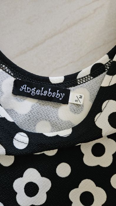 Sukienka w kwiatki na wiele okazji