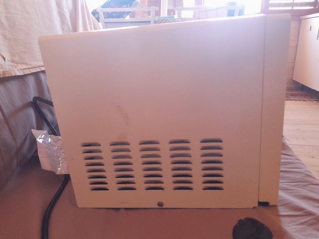 Vendo microondas branco da Electronia usado