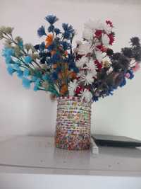 Vendo vaso artesanal com flores em croché