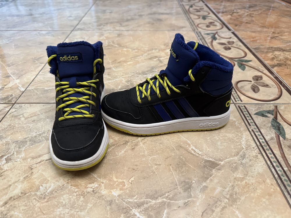 Демісезонні ботинки adidas 34 р-р
