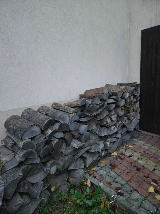 drewno kominkowe buk suche kilkuletnie