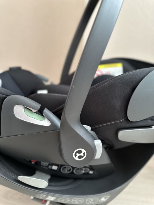 Автолюлька Cybex Cloud T Plus  та база  Cybex T