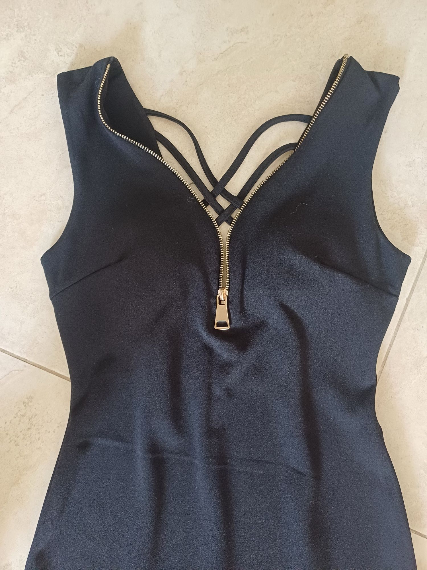 Czarna mini sukienka roz. S