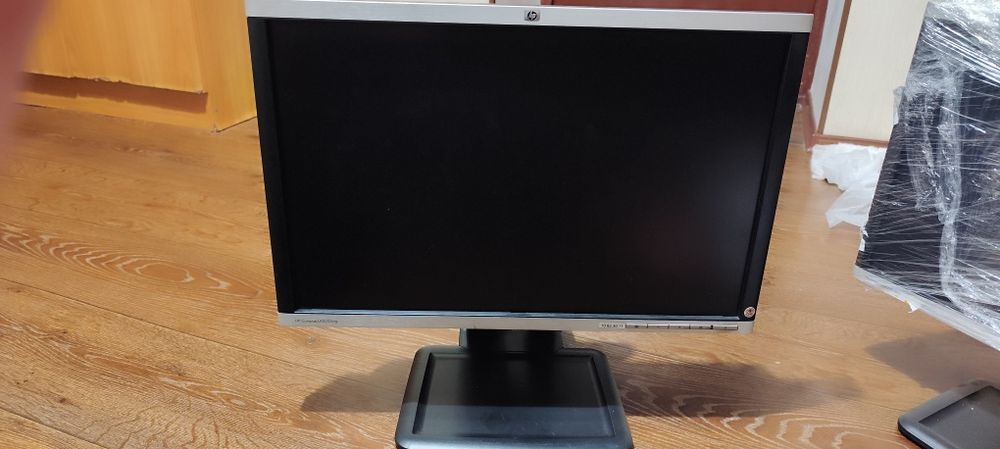Монитор HP Compaq LA2205wg