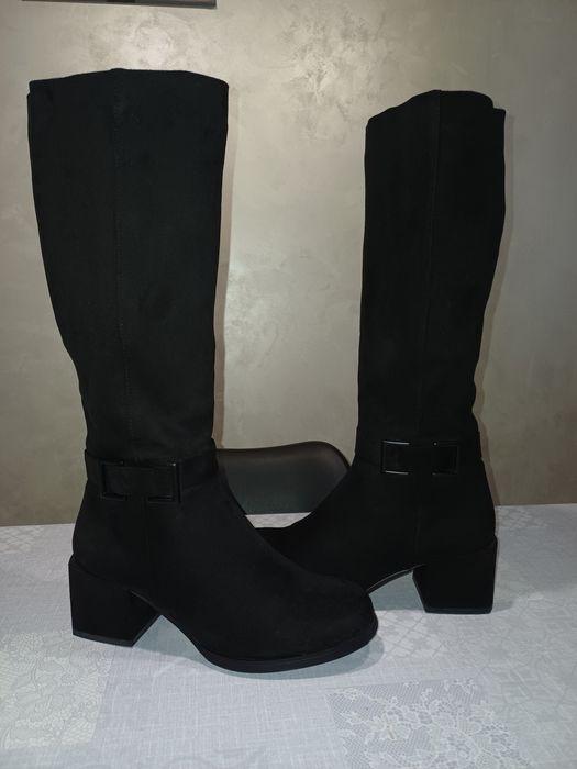 Зимові замшеві жіночі сапожки