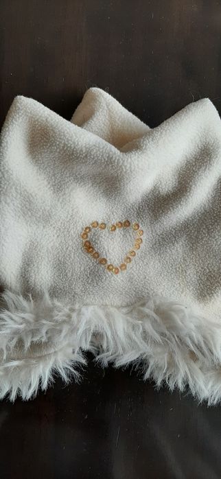 Czapka biała polar ciepla futerko cekiny Jak Nowa